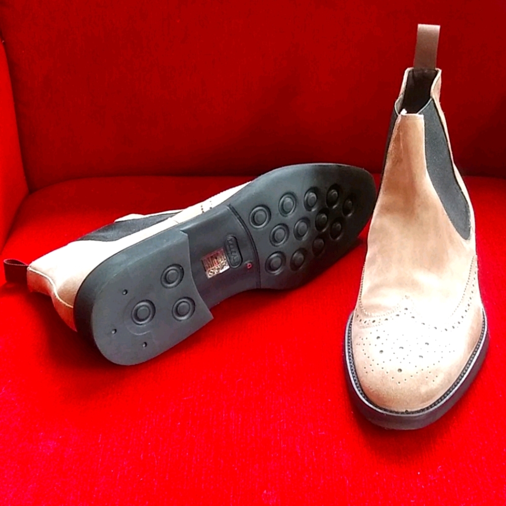 Shoes - Picture 2 of 4